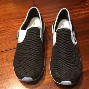 Women’s Mountrek shoe size 7